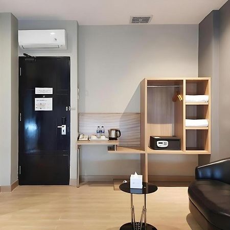 U Stay Hotel Mangga Besar Dżakarta Zewnętrze zdjęcie