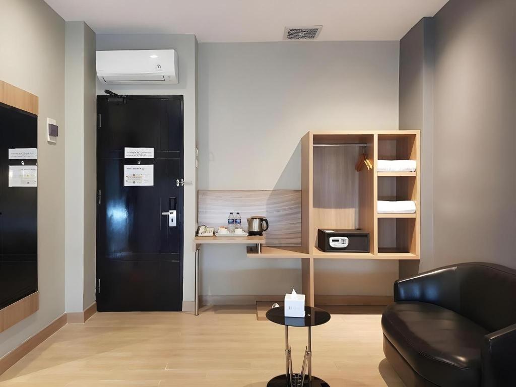 U Stay Hotel Mangga Besar Dżakarta Zewnętrze zdjęcie
