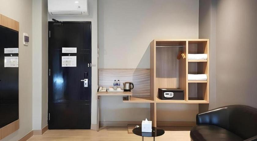 U Stay Hotel Mangga Besar Dżakarta Zewnętrze zdjęcie