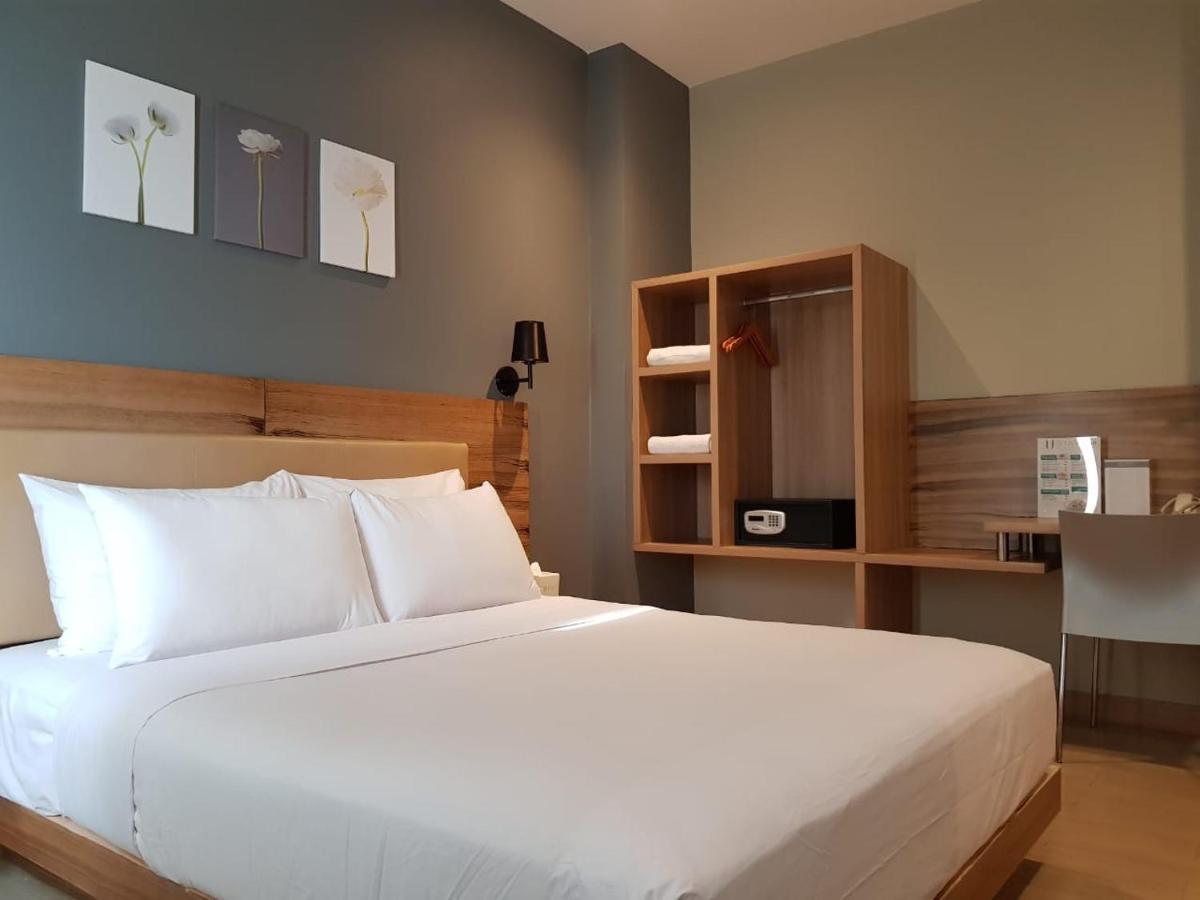 U Stay Hotel Mangga Besar Dżakarta Zewnętrze zdjęcie